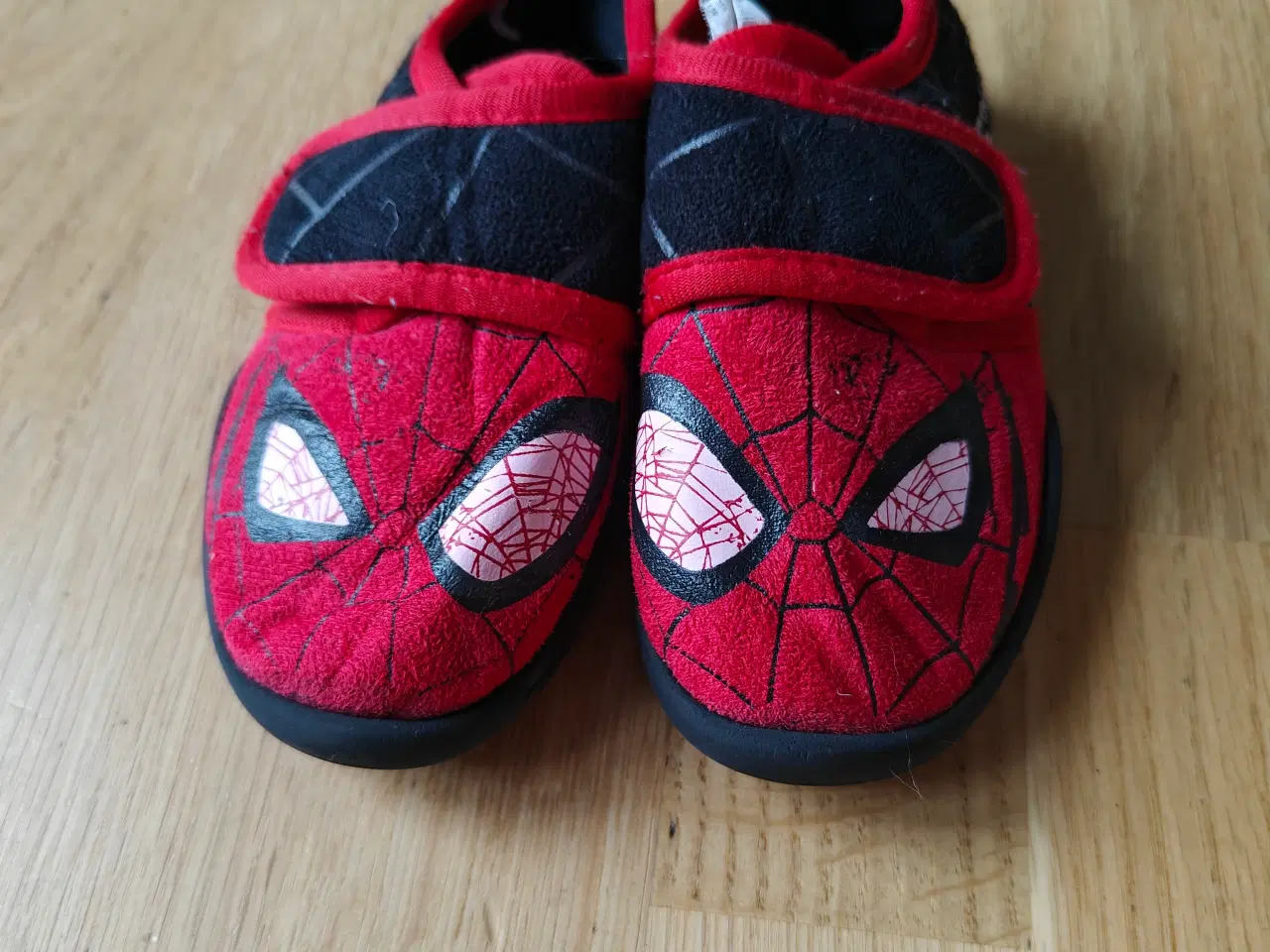 Billede 2 - Hjemmesko med spiderman tema, størrelse 25, unisex