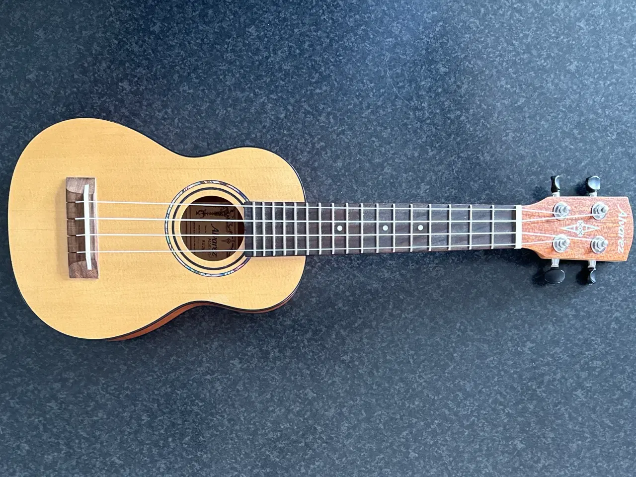 Billede 1 - Alvaretz ukulele