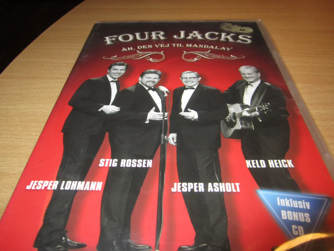 Billede 2 - FOUR JACKS. DVD + CD. Ny i folie.