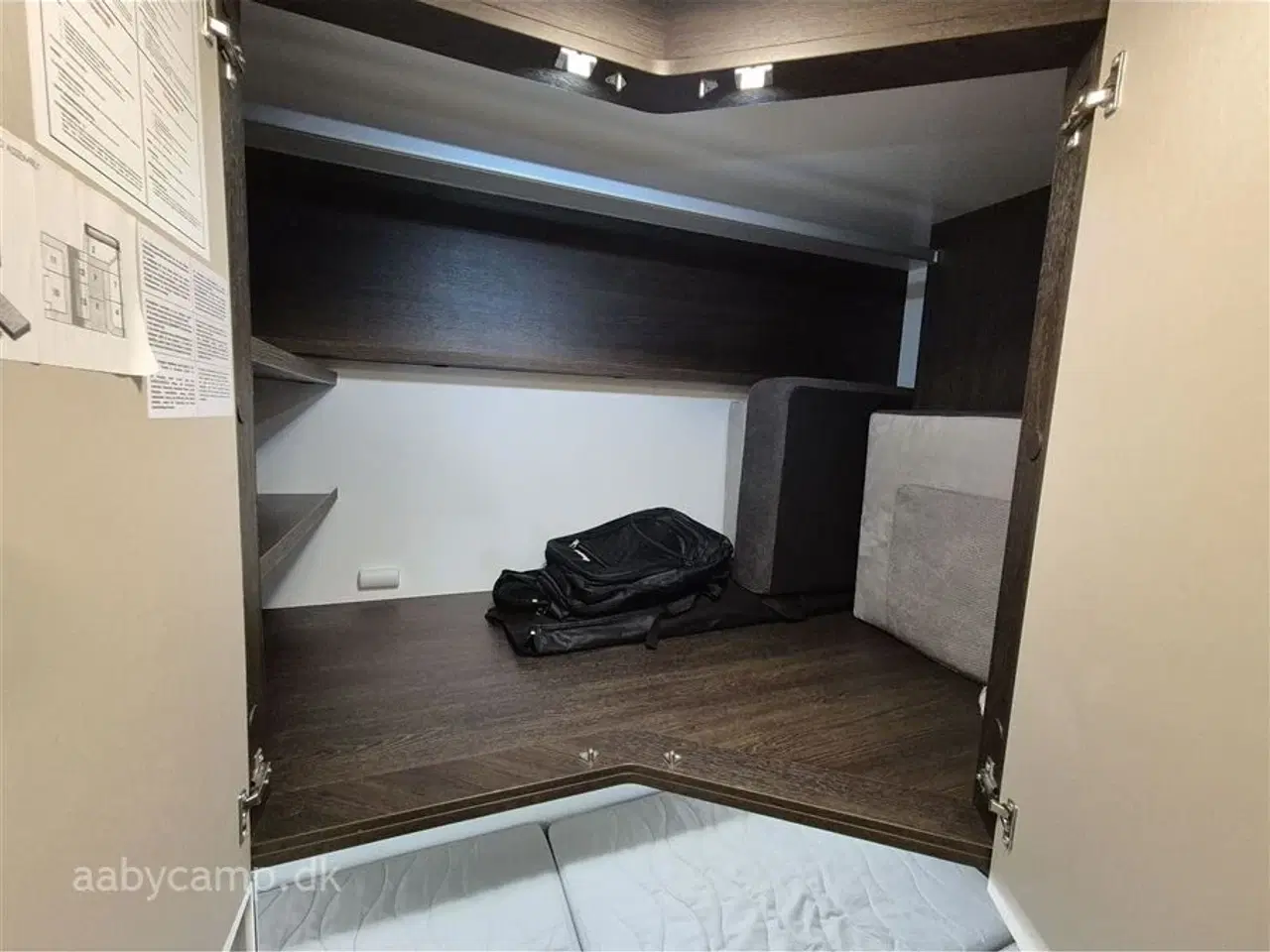 Billede 17 - 2021 - Benimar Tessoro 483 NK   Nk pakke. Markise. solcelle. Lithium Batteri. 2000w inverter. Maxxfan. udv. gas og bruseudtag. Duo-control. undervognsbehandlet. KUN 28,000 KM!!