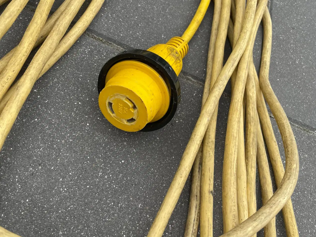 Billede 1 - Landstrøms kabel