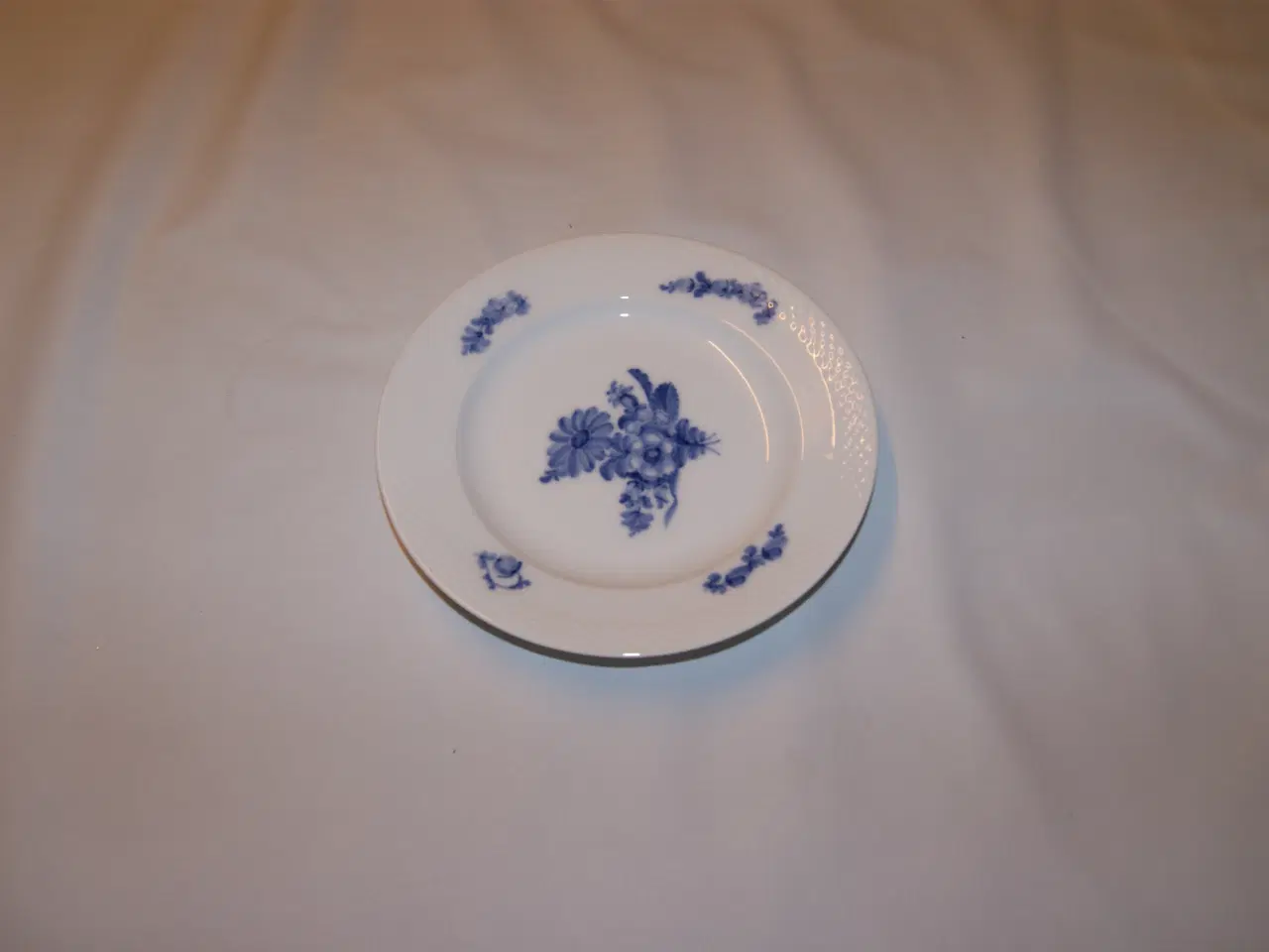Billede 1 - Tallerken Blå Blomst svejfet