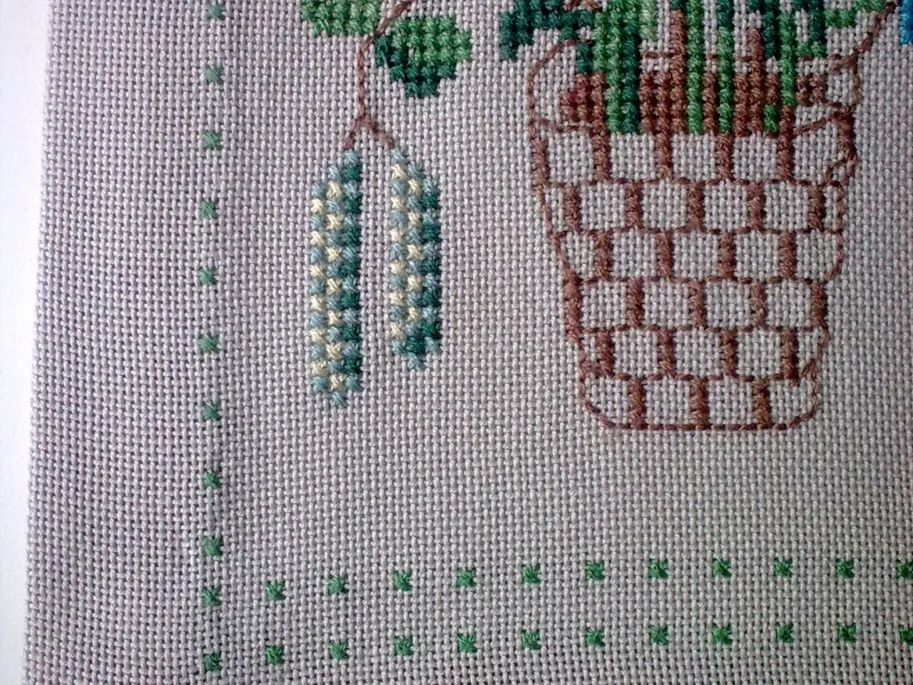 Billede 11 - Forår farver natur løber korssting el DK krukke 