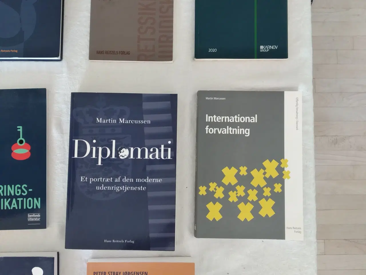 Billede 4 - Studiebøger til statskundskab/administrationsbach.