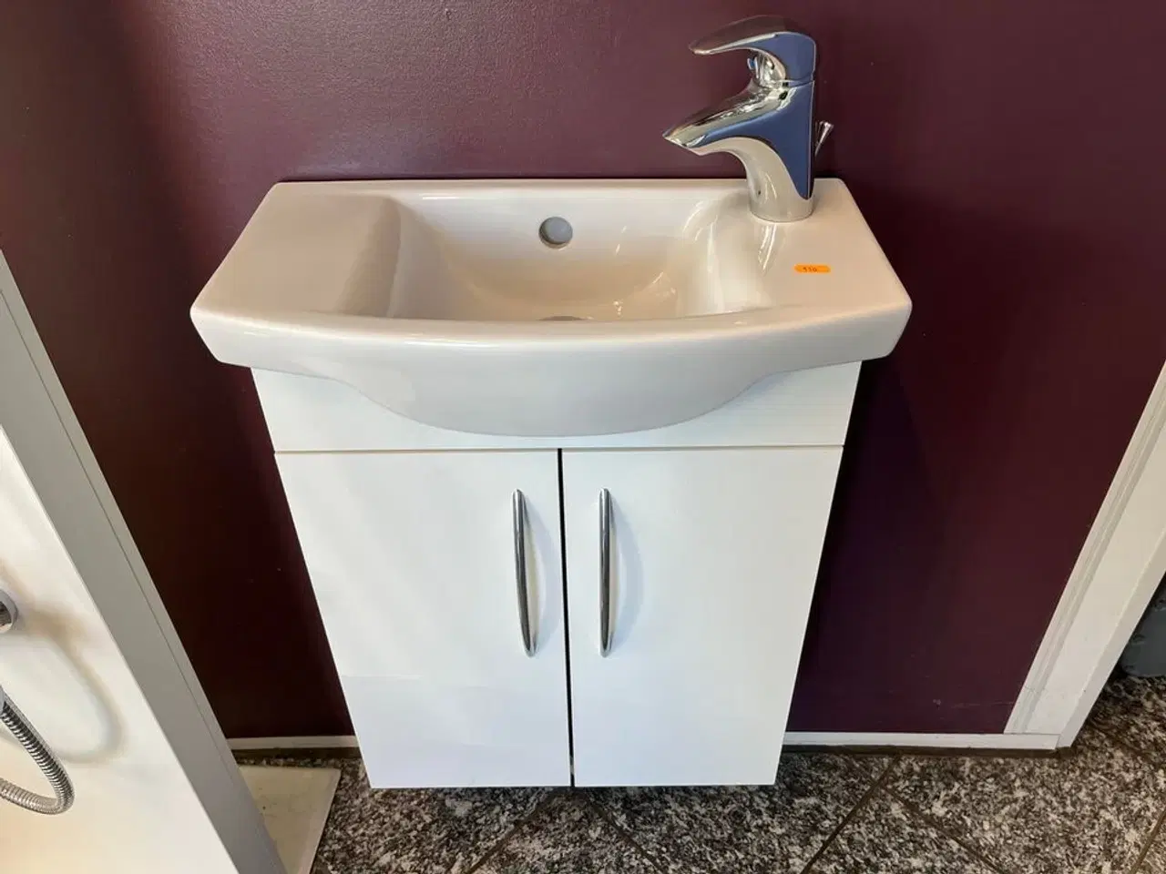 Billede 1 - Vask med skab, udstillingsmodel