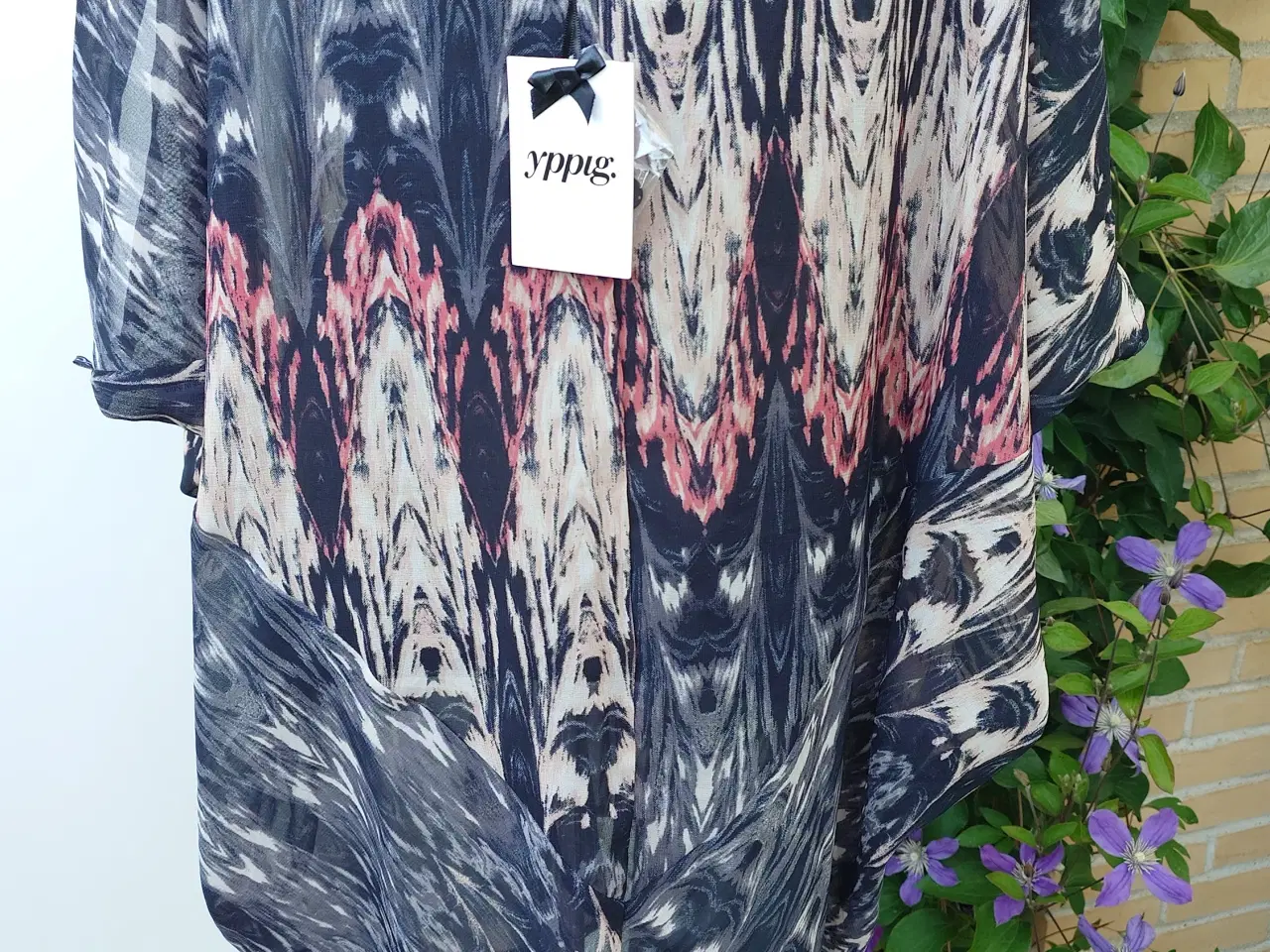 Billede 2 - Ny Yppig tunika str m (46-48)