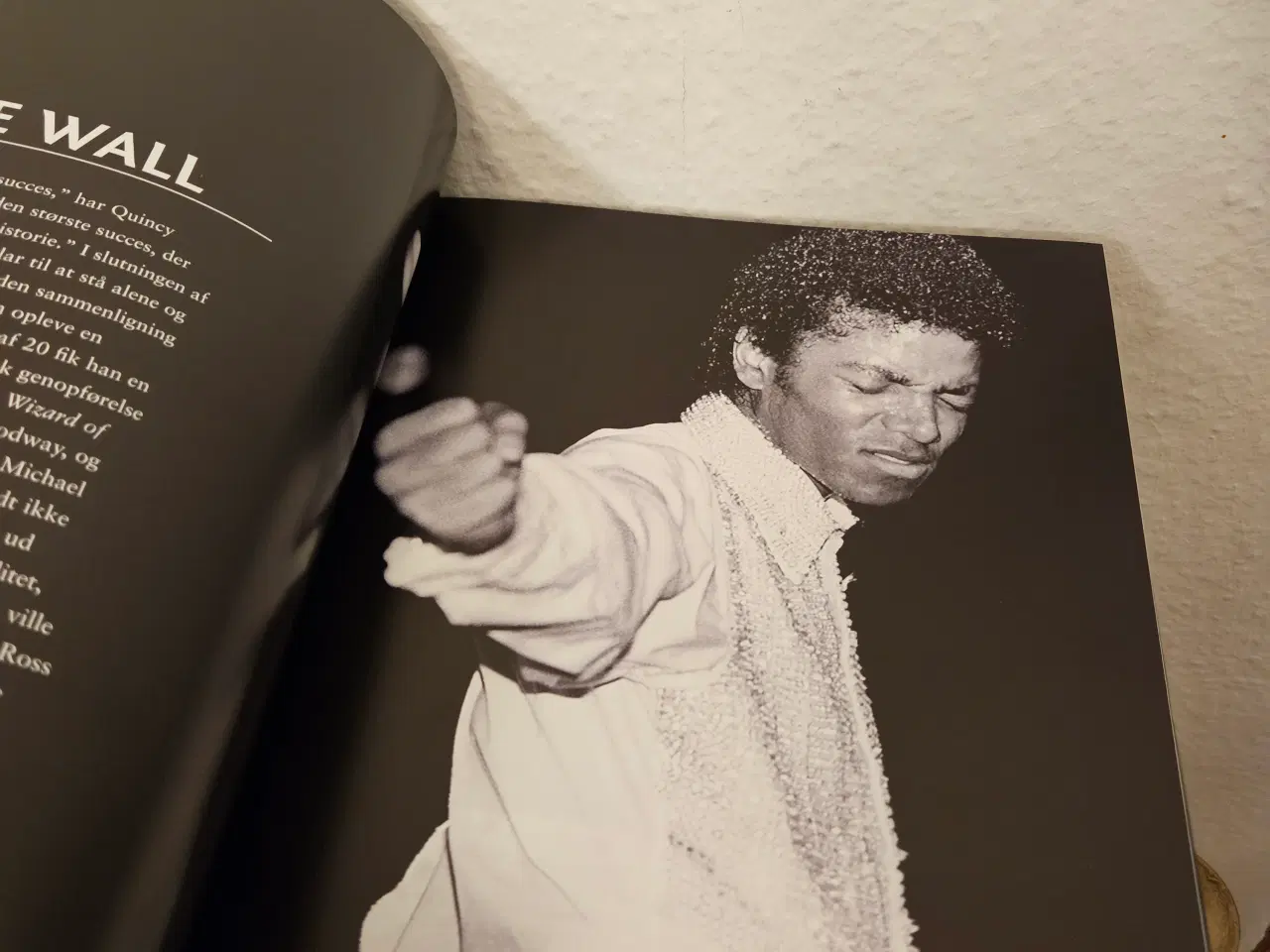 Billede 2 - Bog om Michael Jackson Kongen af pop 
