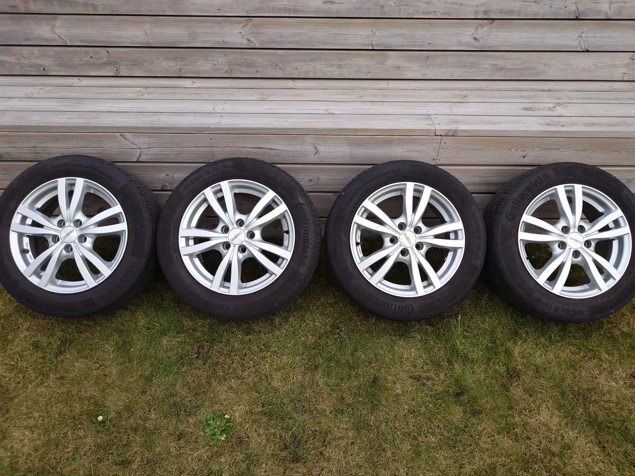 Billede 1 - Dezent TC Silver alufælge med Conti dæk