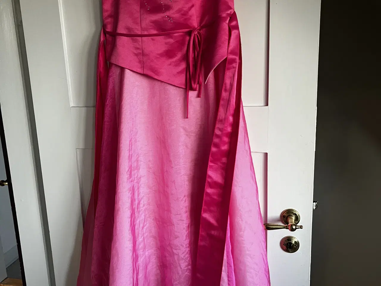 Billede 1 - Selskabskjole