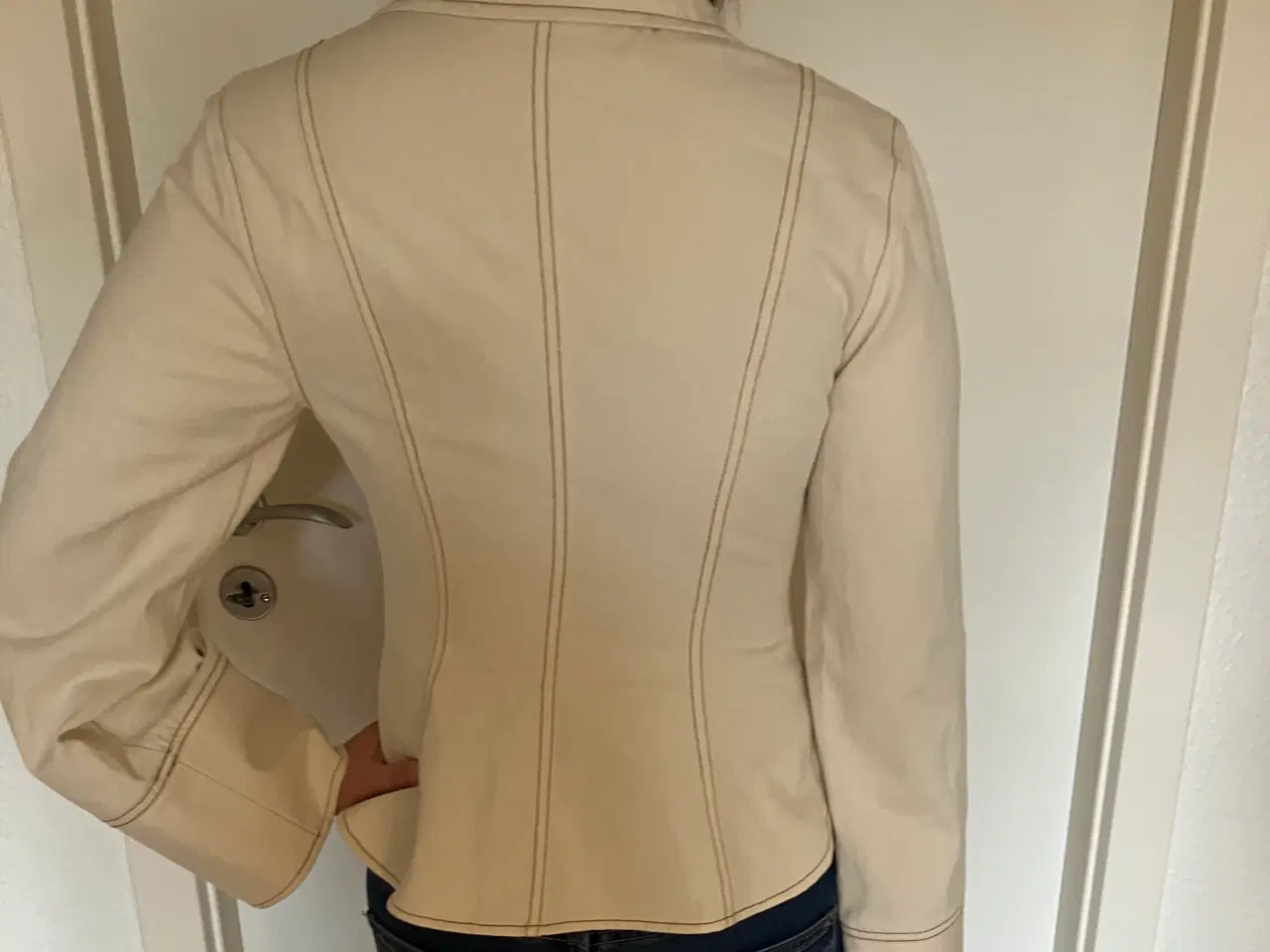 Billede 2 - Jakke/skjorte fra Frakment str xs/s brugt få gange