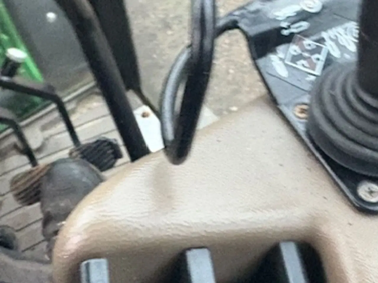 Billede 23 - John Deere 5105GF FRONTLIFT. HJUL MED GRÆSDÆK MEDFØLGER