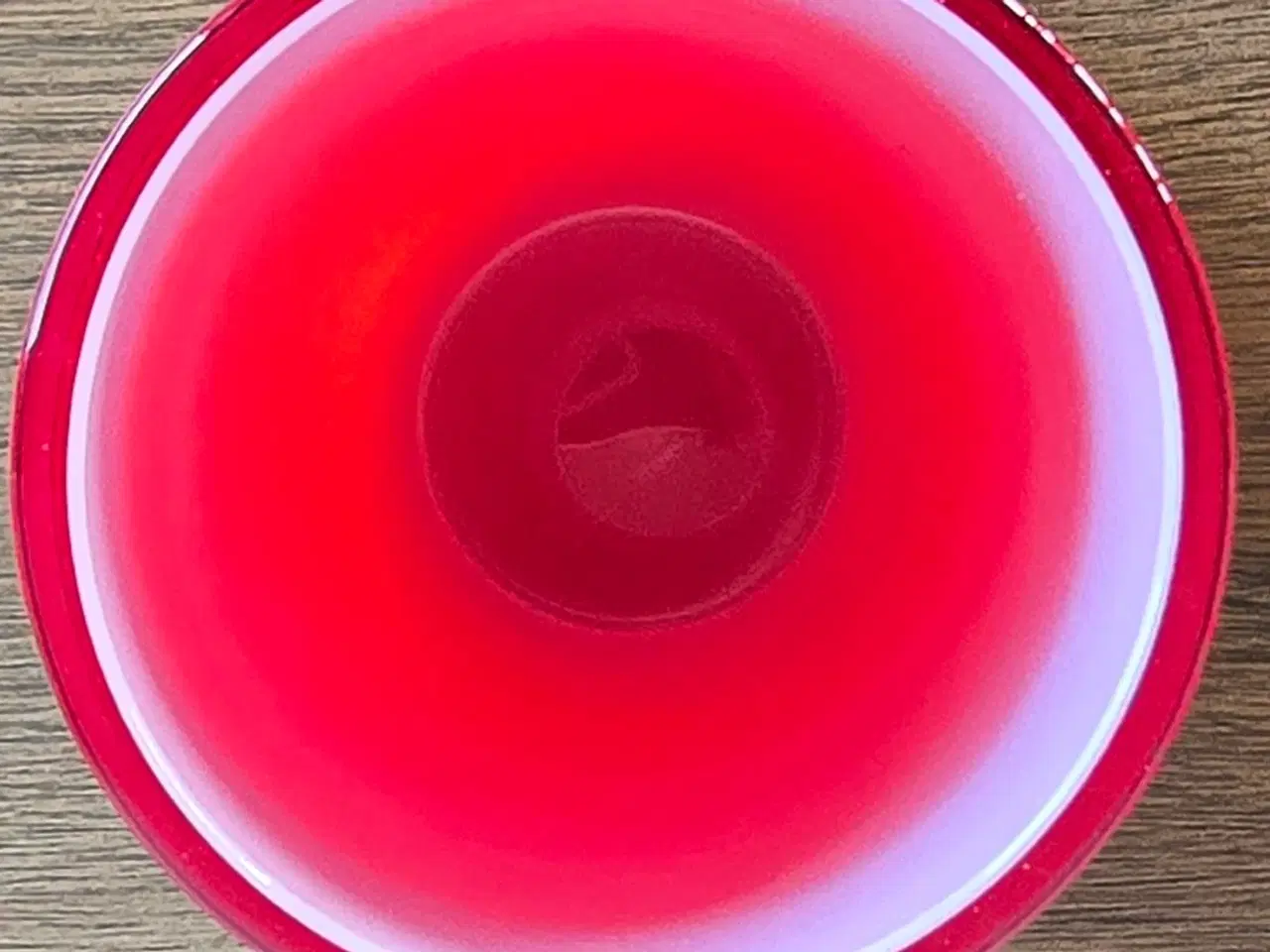 Billede 3 - Rød vase af glas