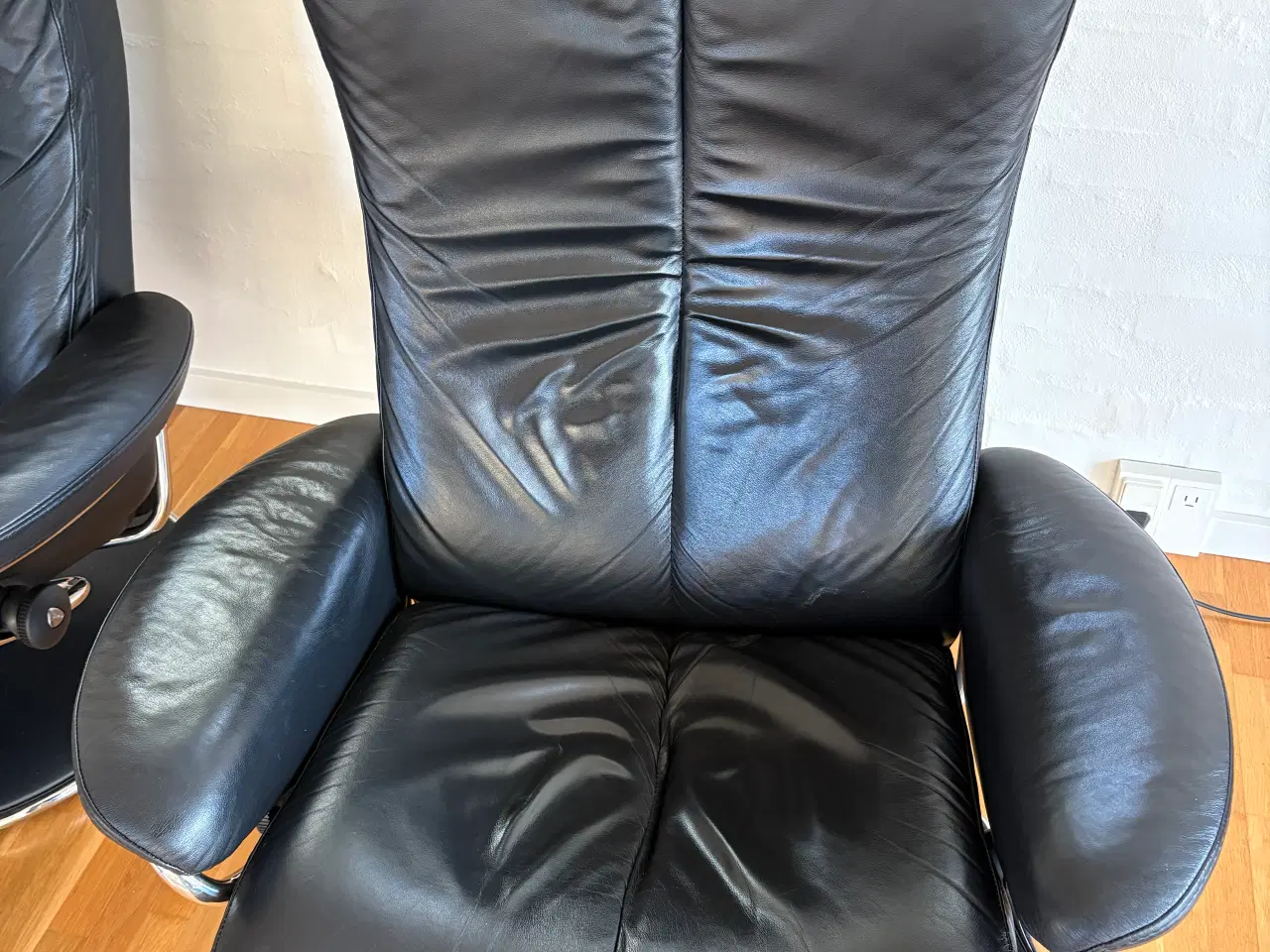 Billede 5 - 2 Stressless Blues lænestole og 1 skammel