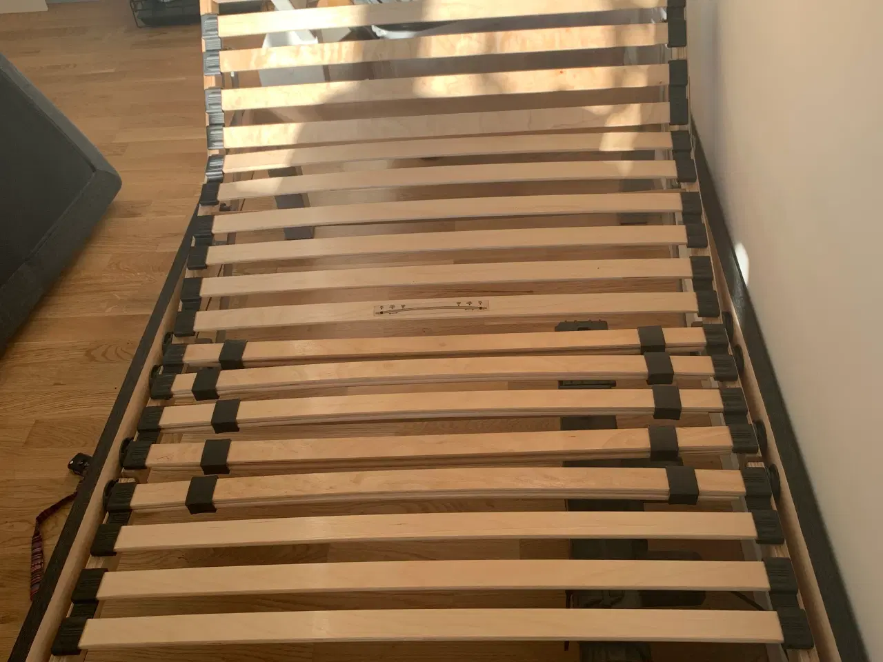 Billede 3 - Elevationsseng med flot madras 