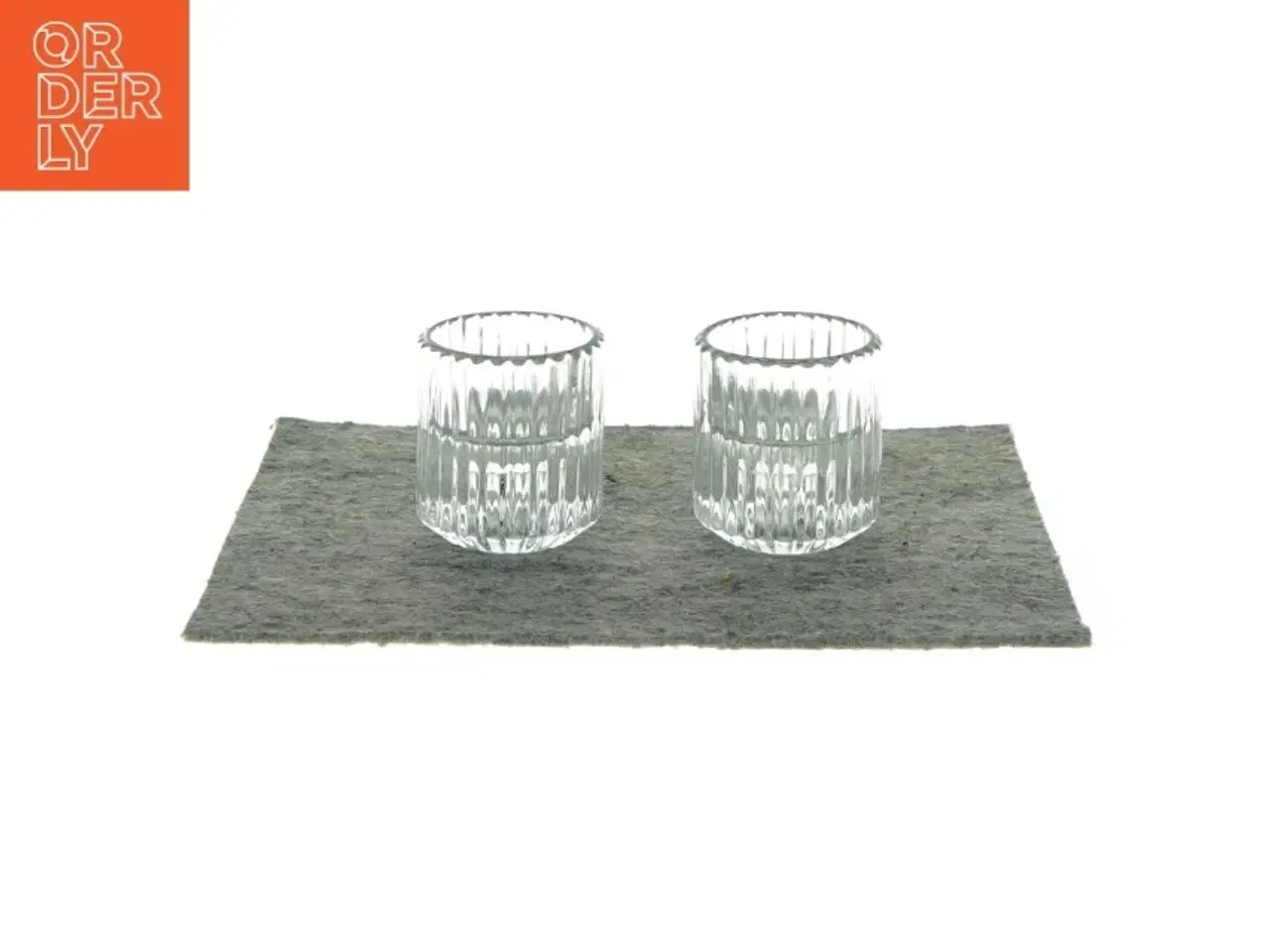 Billede 1 - 2 fyrfadslys (str. 6 CM Ø 5 CM)