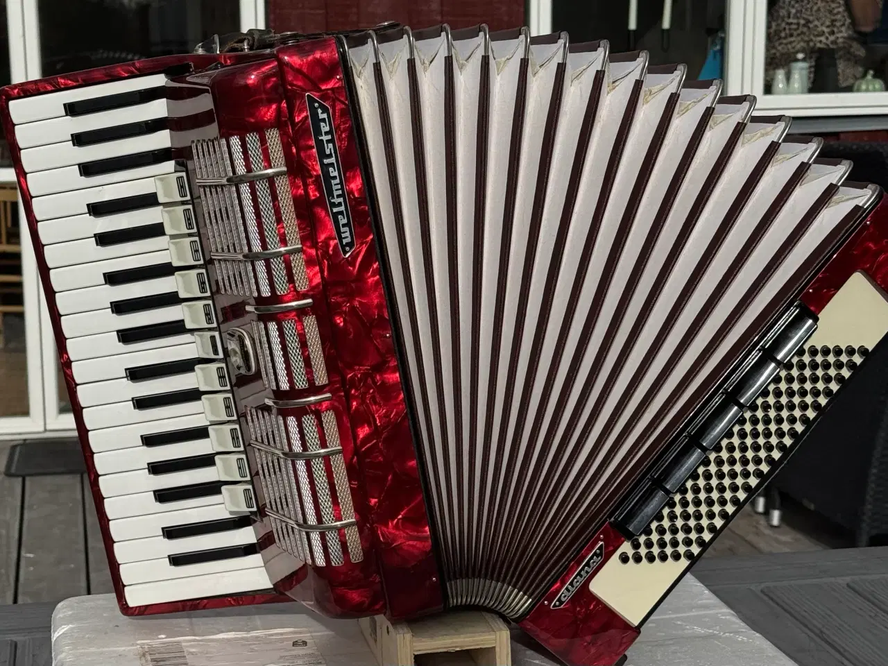 Billede 1 - Flot og velspillende Weltmeister harmonika sælges