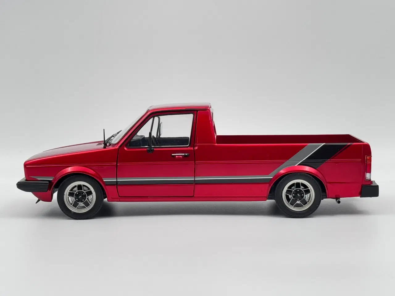 Billede 2 - 1982 VW Caddy Mk 1 Flot og detaljeret - 1:18 