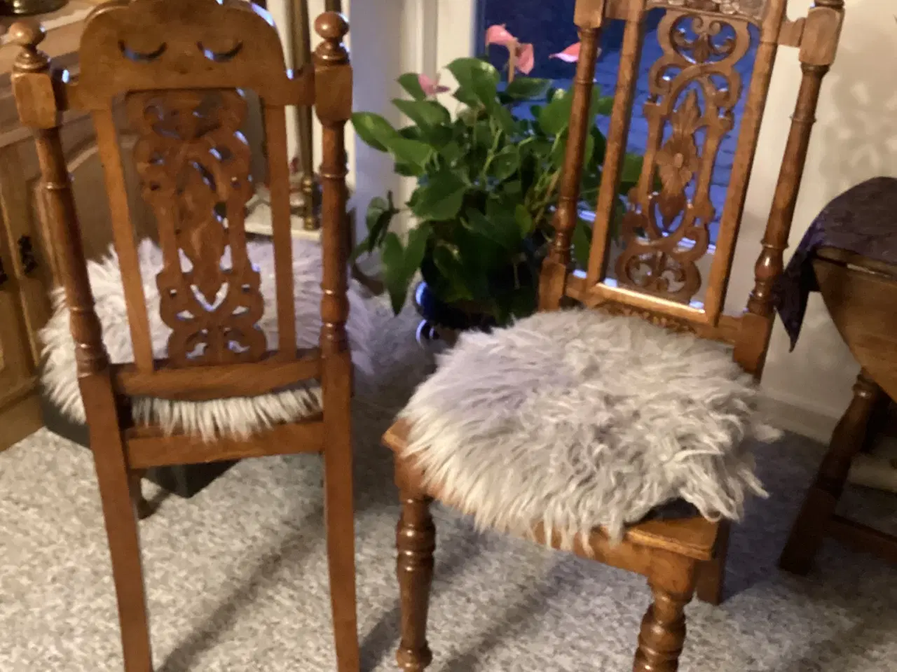 Billede 2 - " stole med udskåret træryg