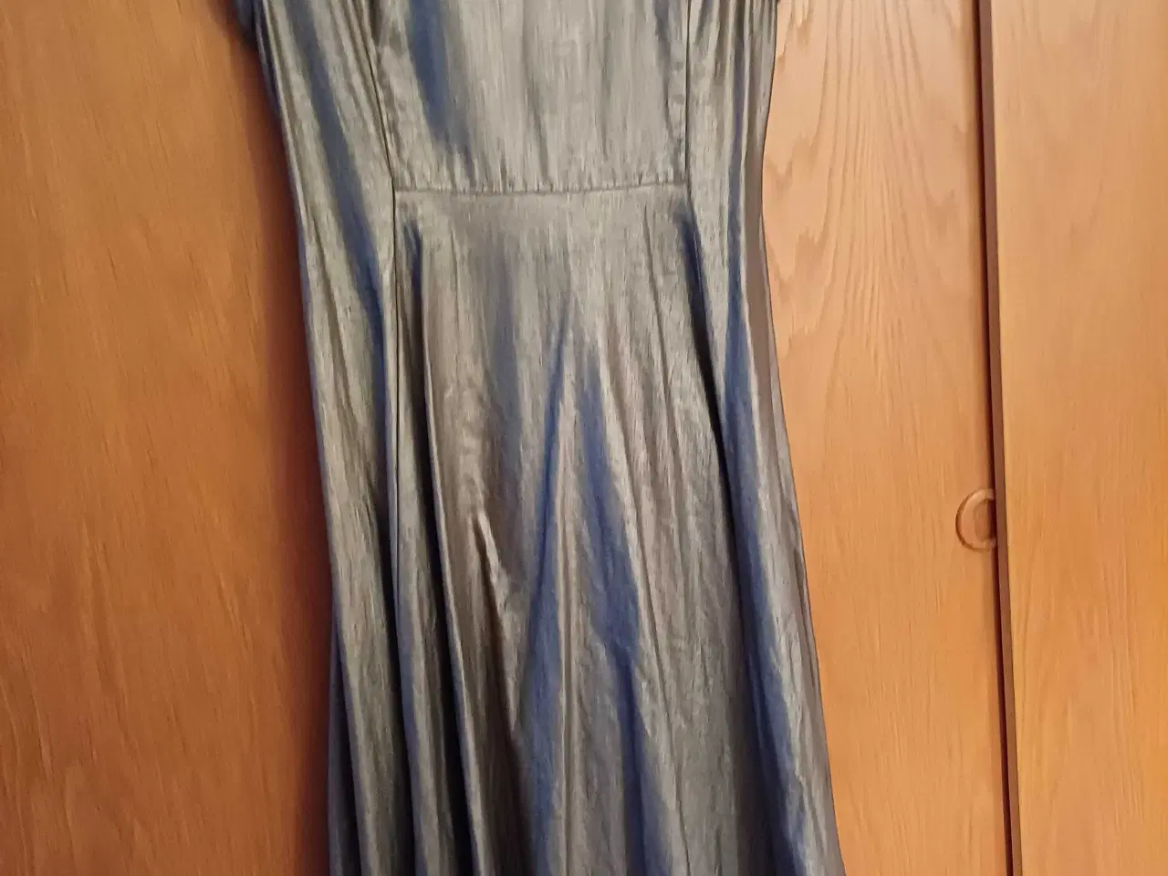 Billede 3 - Magisk kjole