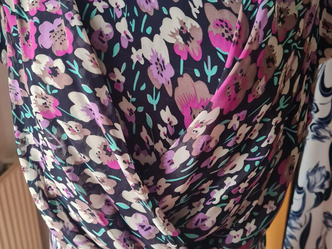 Billede 3 - Kjole str 42-44 M&S Peruna 