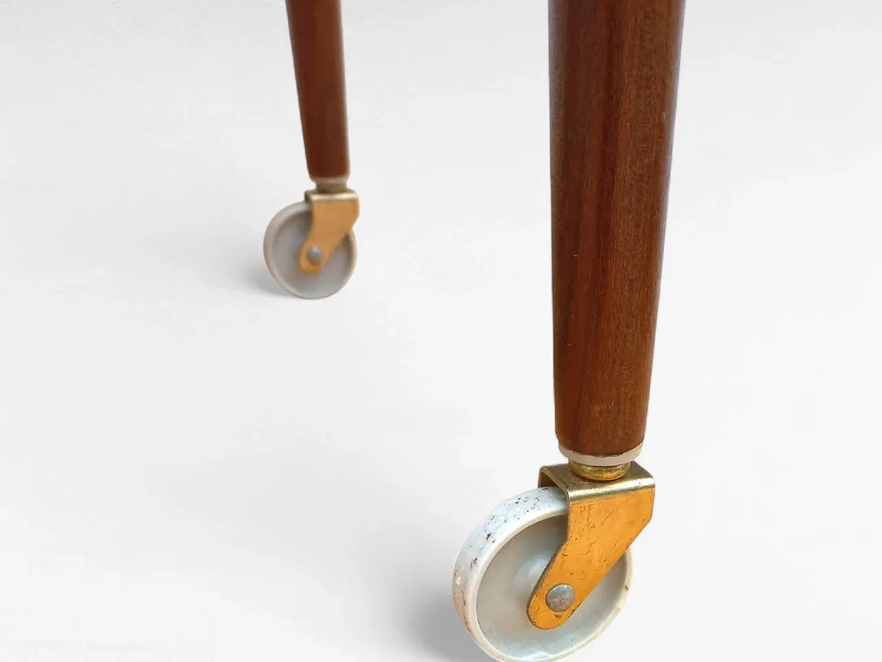 Billede 13 - Elegant Teak Sybord/Sidebord fra 1960’erne – Dansk