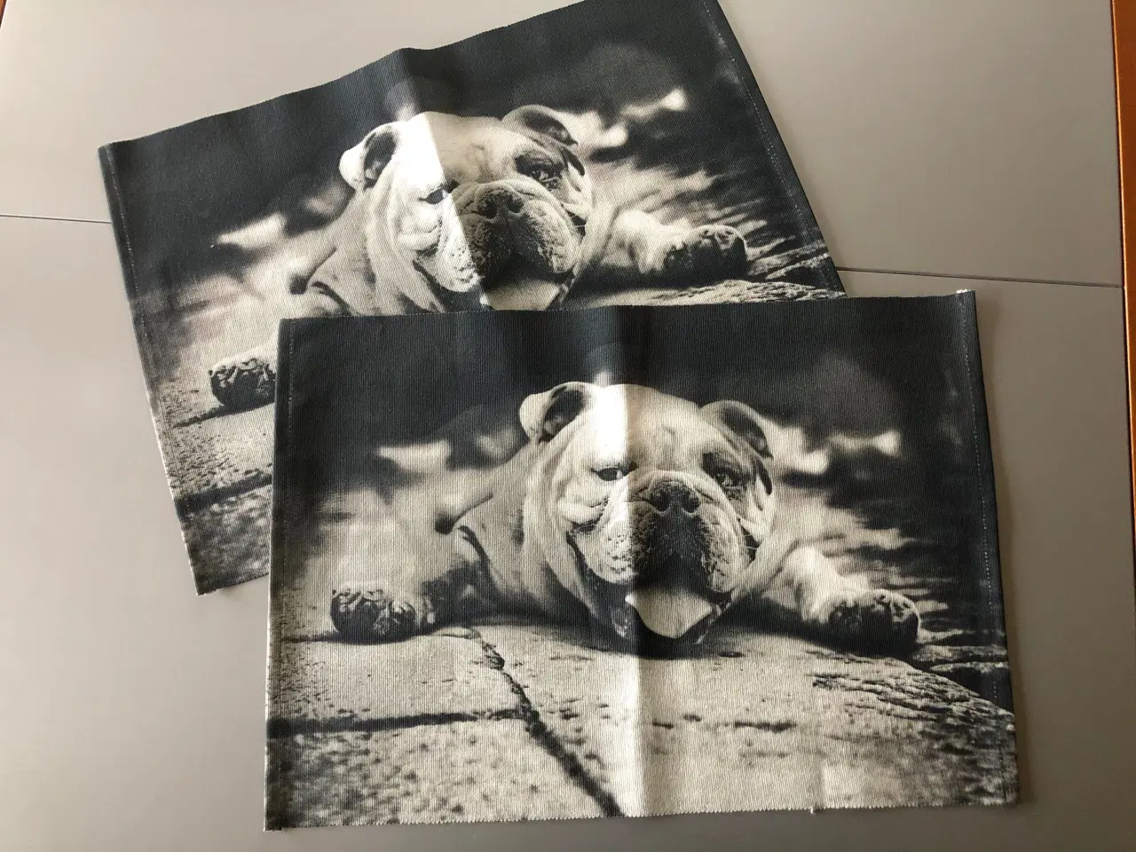Billede 1 - Dækkeservietter med motiv af engelsk bulldog