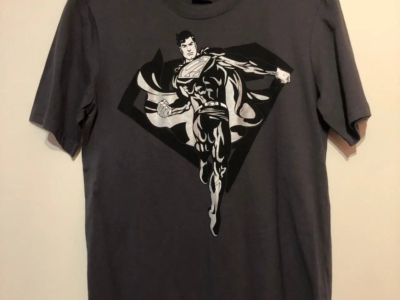 Billede 1 - Superman t-shirt - str. 164 cm - 14 år