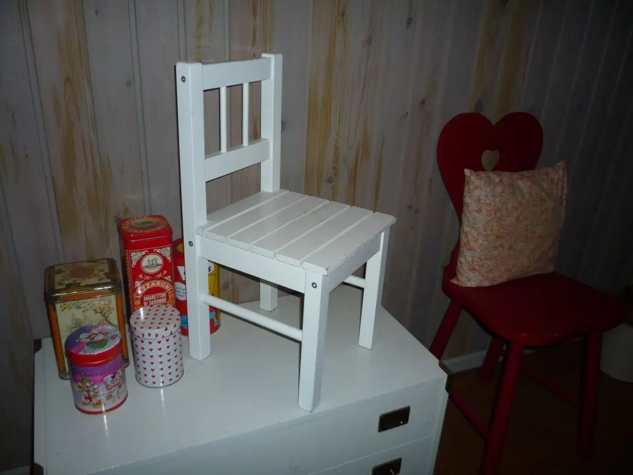 Billede 1 - Sød og robust tremmestol