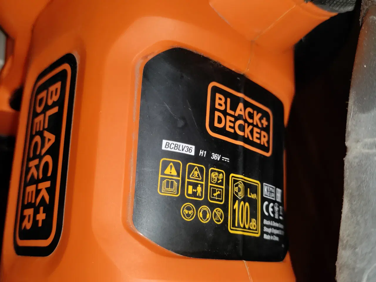 Billede 4 - Black + Decker løvblæser/suger m.lader og