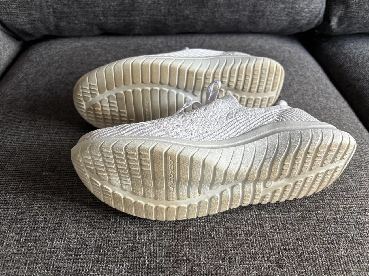 Billede 3 - Sketchers Sko.