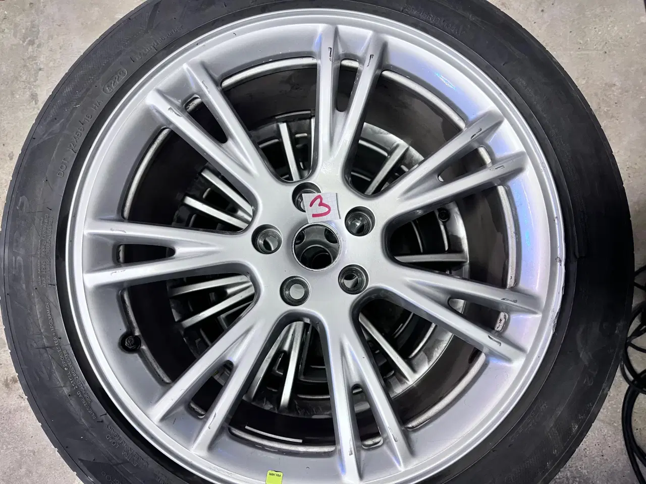 Billede 6 - Originale 19" Gemini fælge med dæk - Tesla Model Y