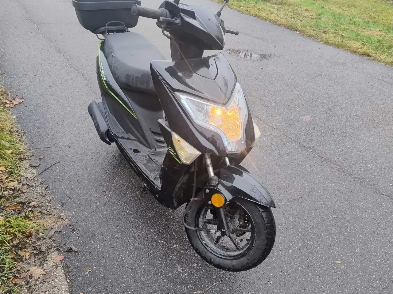 Billede 1 - VGA explore 30 knallert med stik 