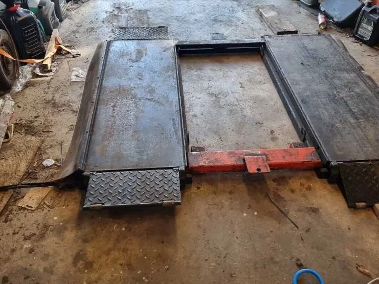 Billede 8 - Sakselift 2500kg klargørings lift