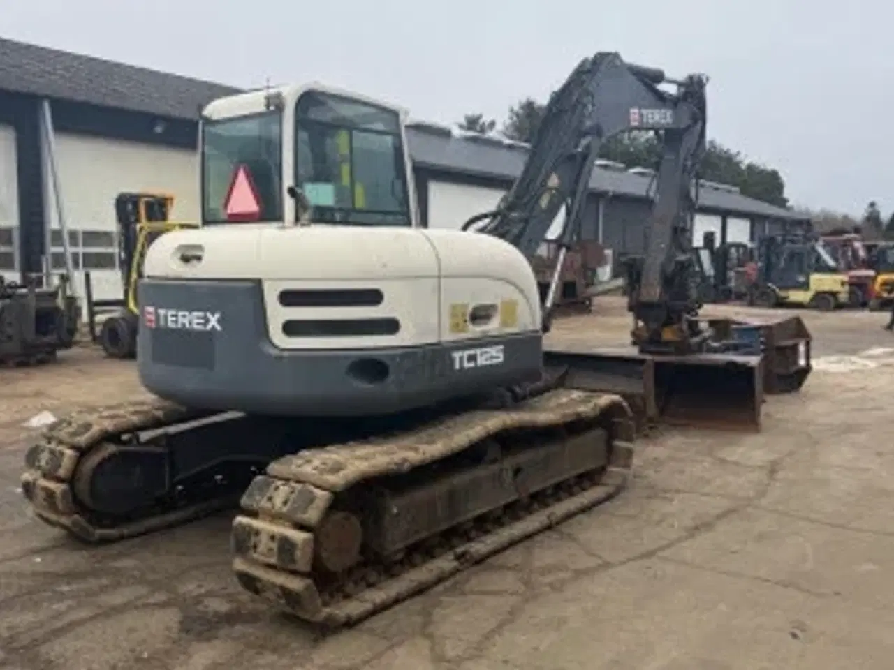 Billede 4 - Gravemaskine med udstyr