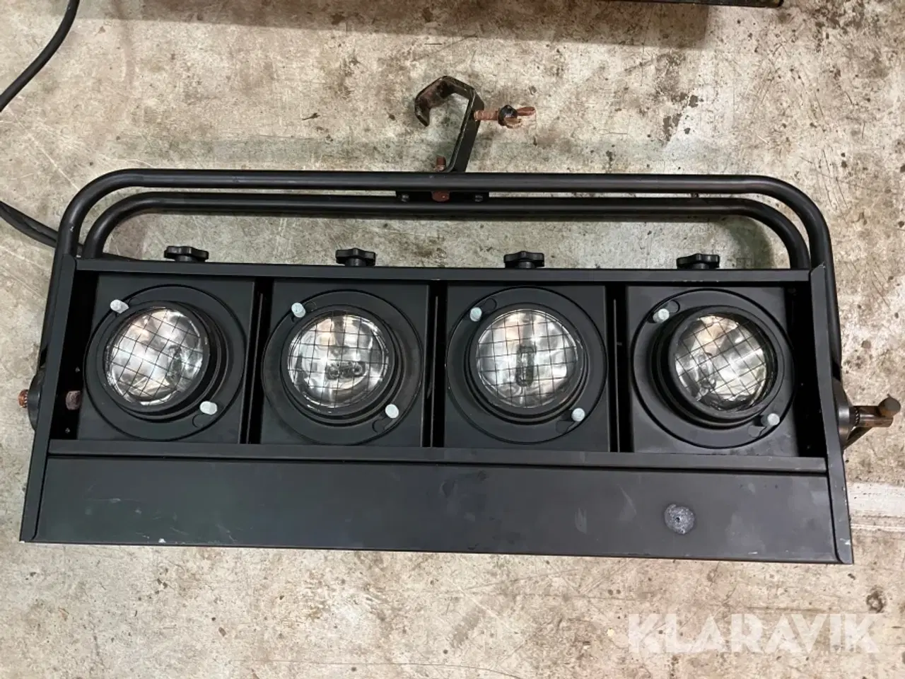 Billede 2 - Lys blindere med flightcase og ophæng 4 styk
