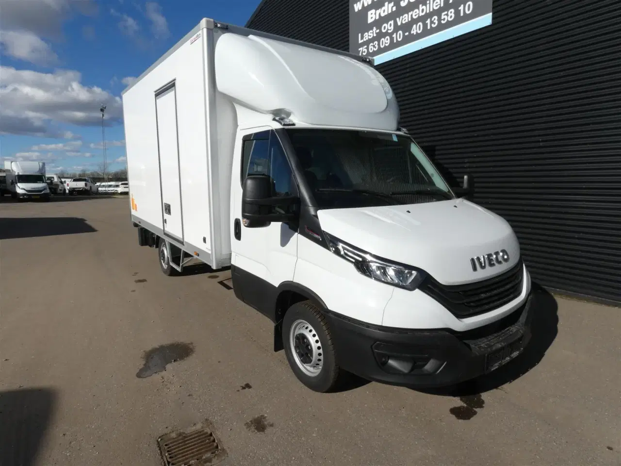 Billede 2 - Iveco Daily 35S18 4100mm 3,0 D m/Alukasse med lift 180HK Ladv./Chas. 8g Aut.