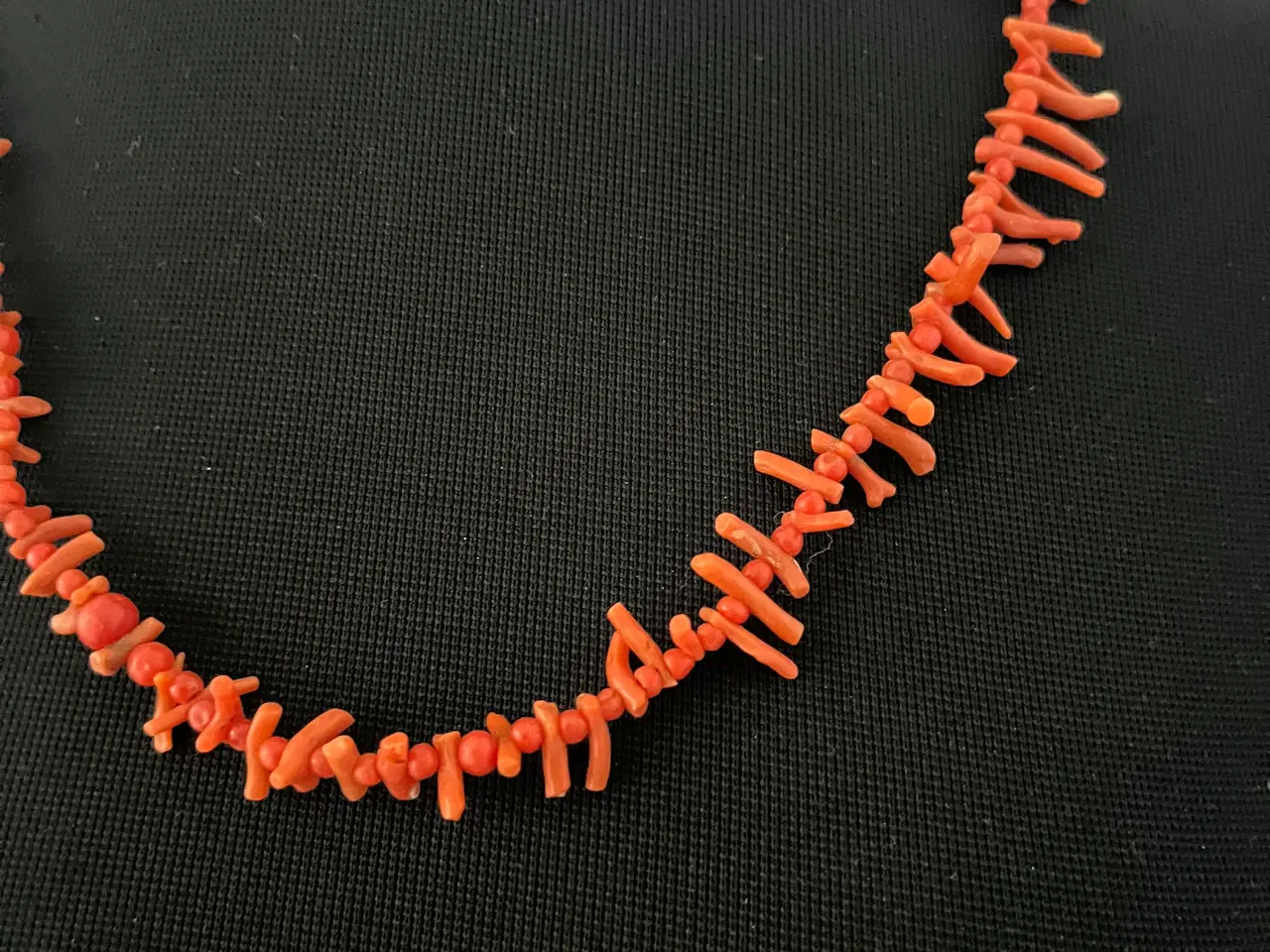 Billede 2 - Halskæde koral