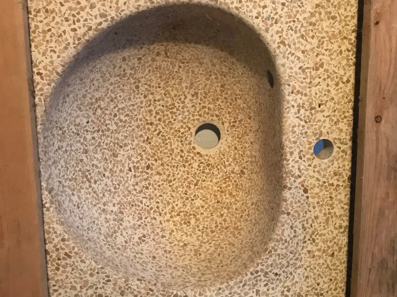 Billede 4 - Terrazzobordplade med to vaske