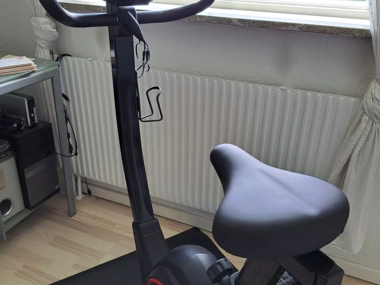 Billede 3 -  Motionscykel, næsten ny. Kørt under 100 km. 