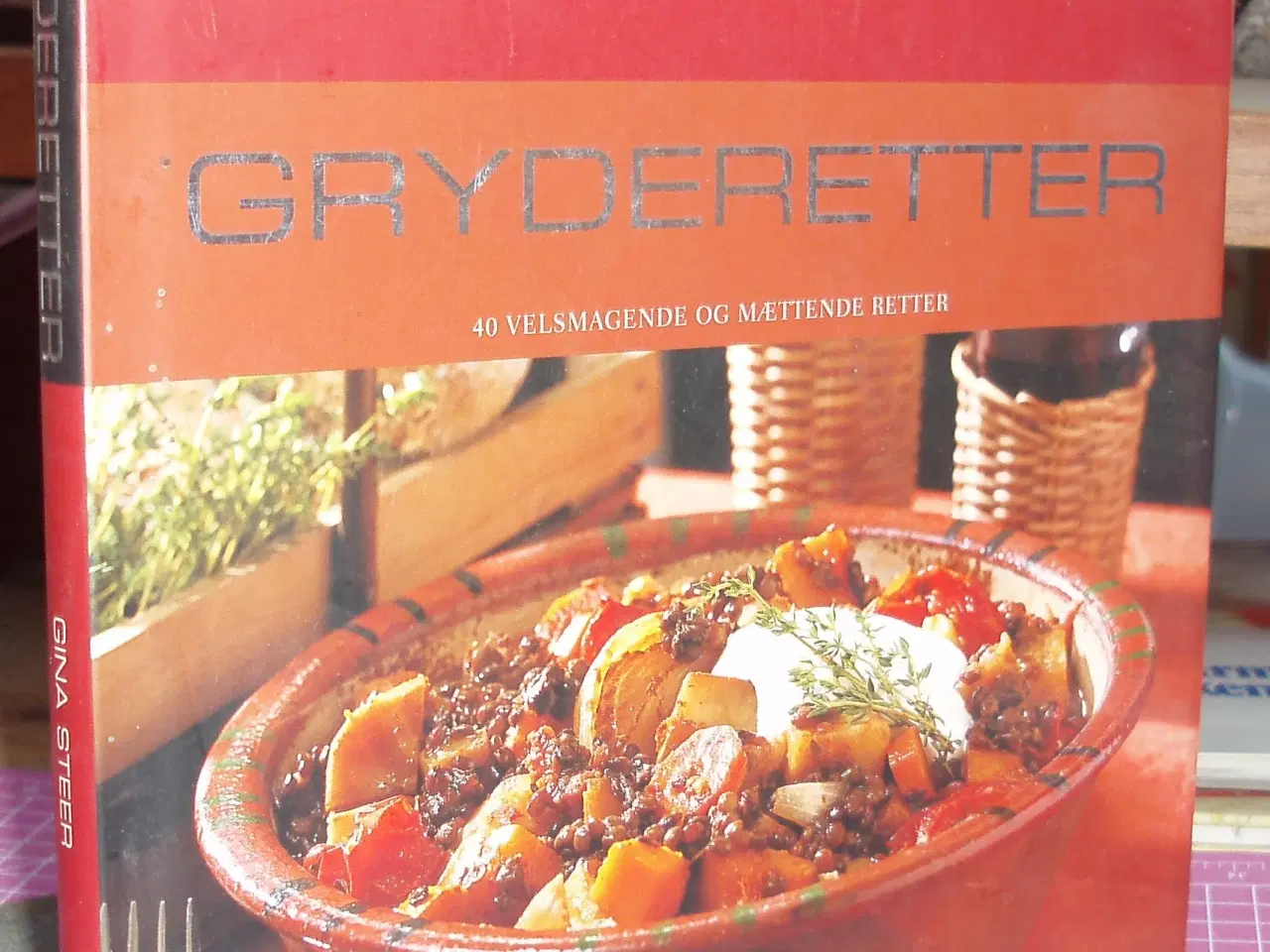 Billede 1 - Gryderetter 40 velsmagende og mættende retter