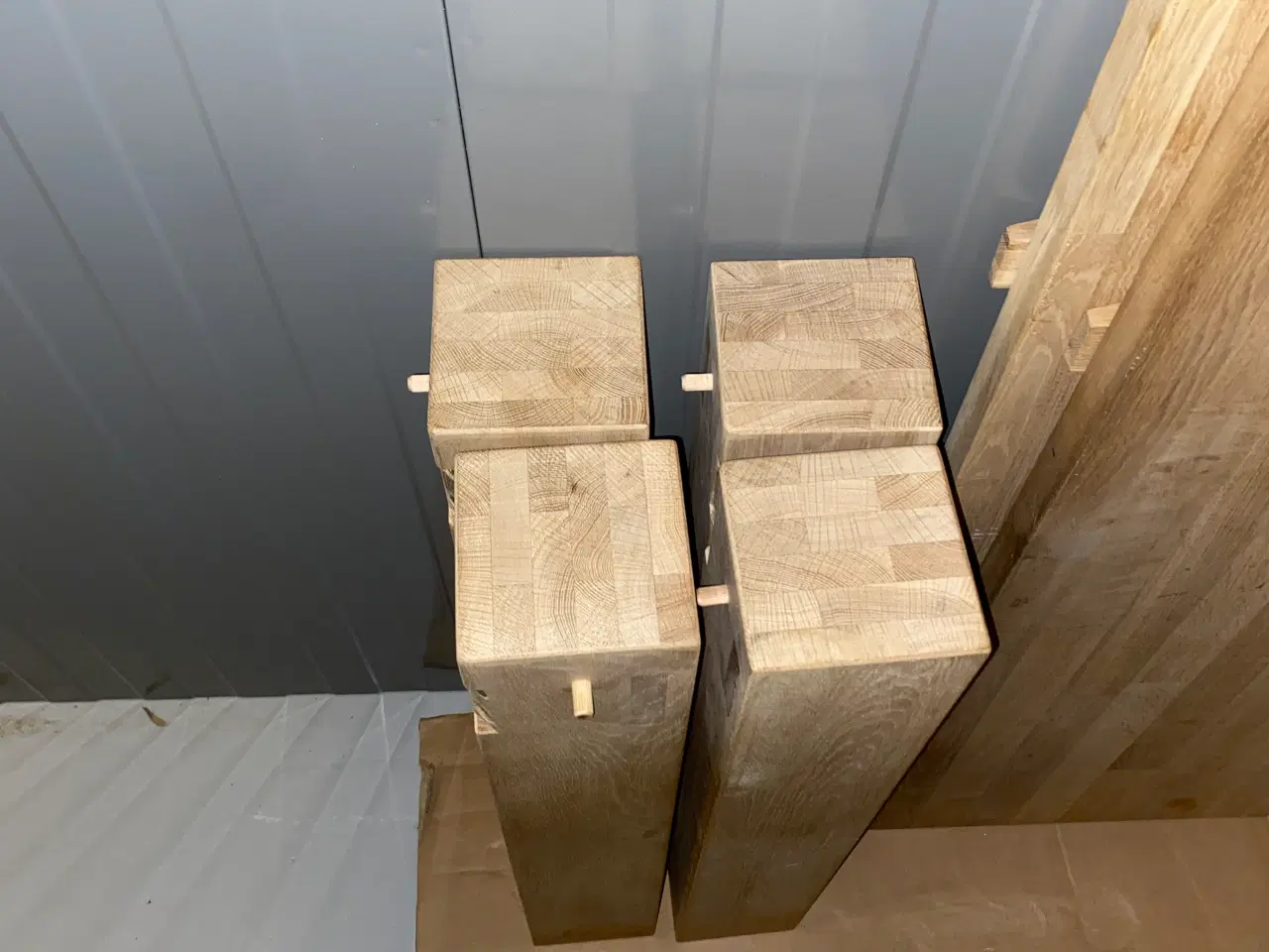 Billede 2 - Spisebord og skænk i massiv egetræ