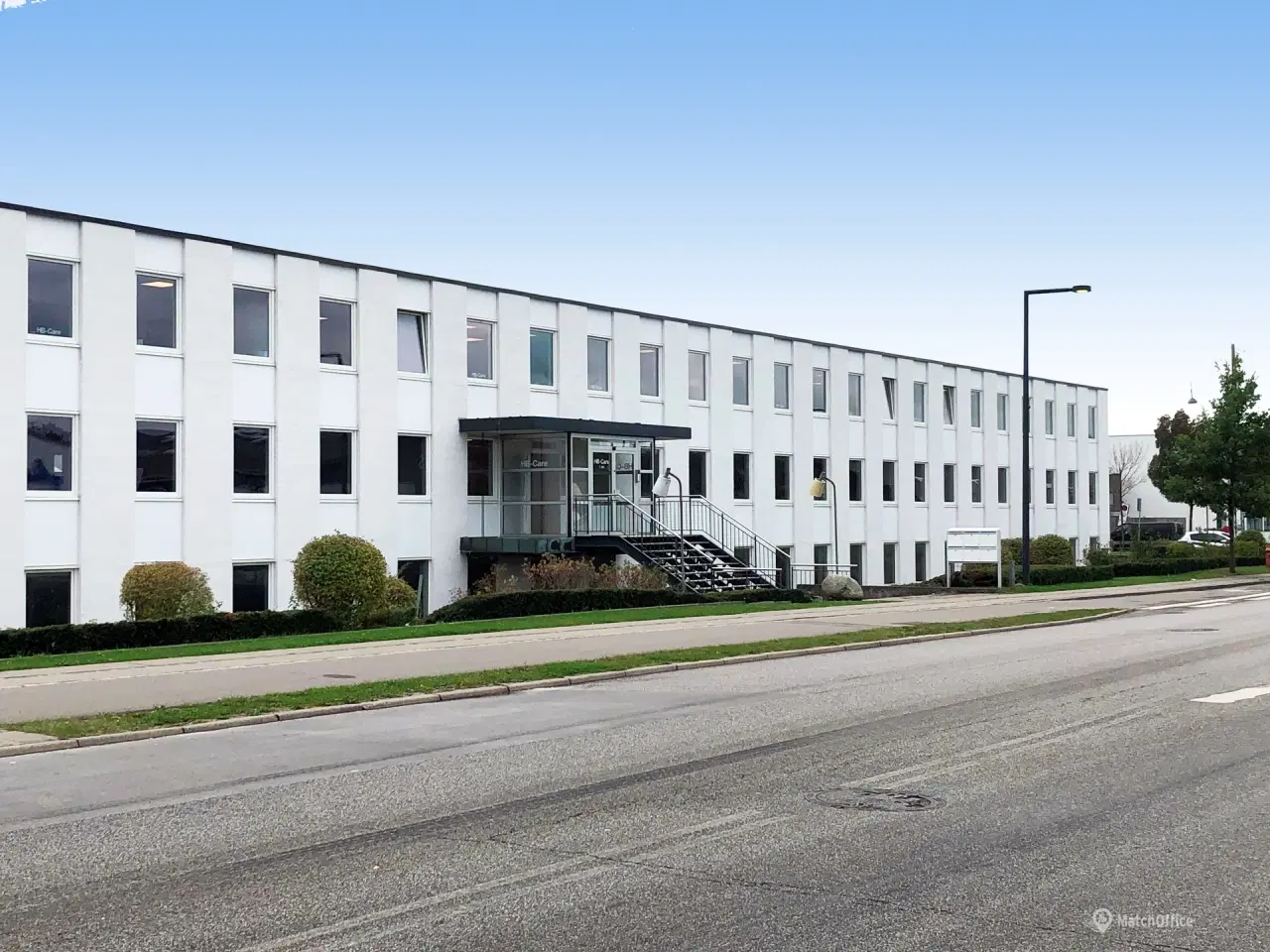 Billede 1 - Flot og lyst lager og kontorlejemål i Glostrup.