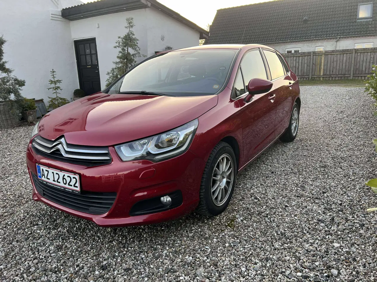 Billede 1 - Flot rød Citroën  C4 SOM NY lavt km