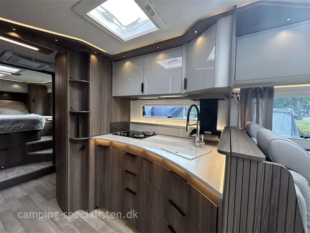Billede 6 - 2026 - Kabe Imperial   NYHED Kabe Imperial i930 QB model 2026 kan snart ses hos Camping-Specialisten