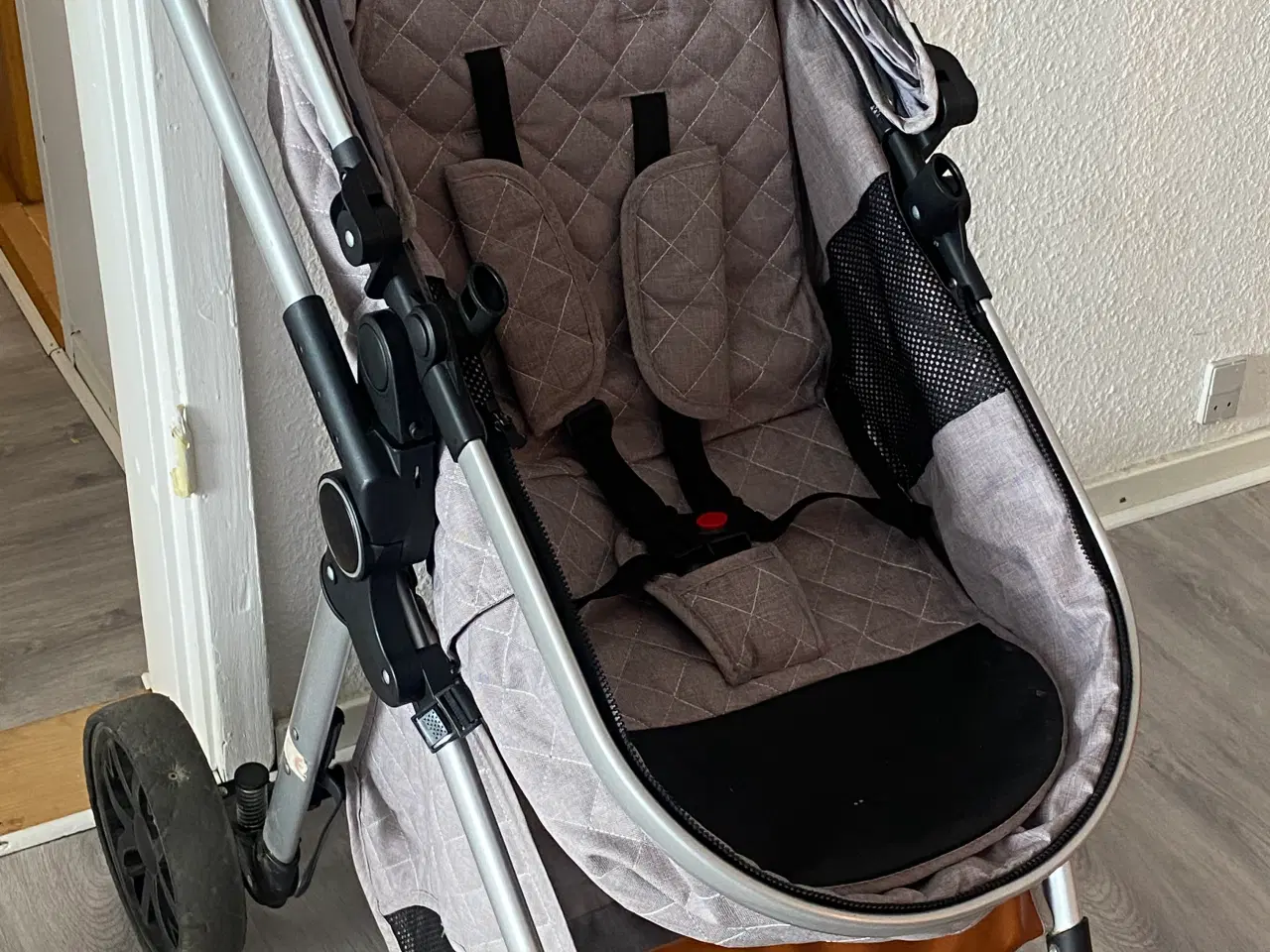 Billede 5 - Barnevogn med autostol 