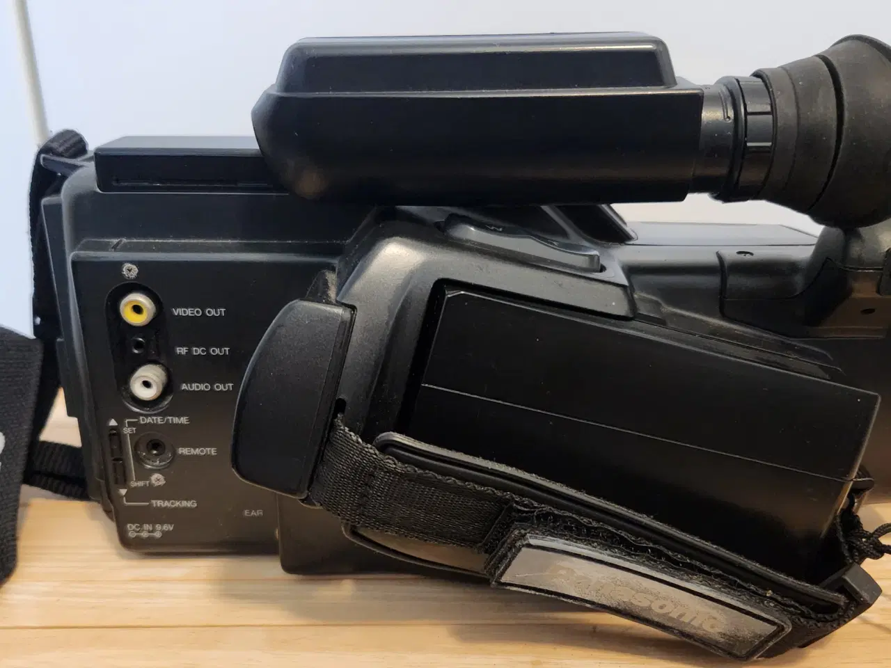 Billede 2 - Panasonic  VHS-videokamera Model NV-MC20EG