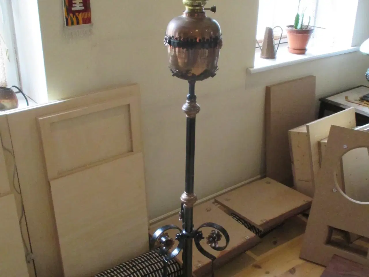 Billede 1 - Petroleumslampe  antik standerlampe + loftlampe