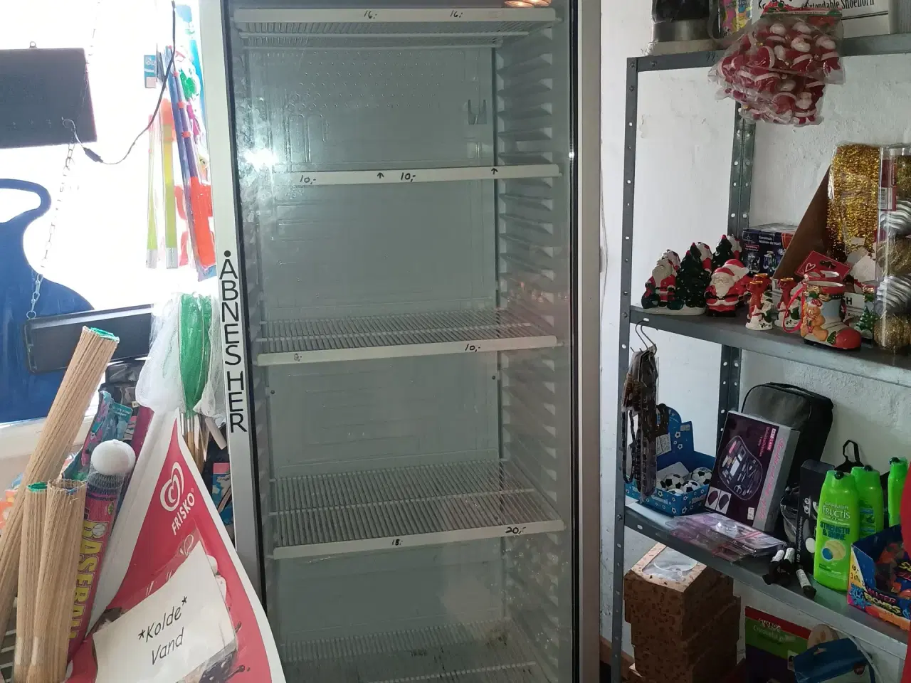 Billede 1 - Køleskab med glaslåge.