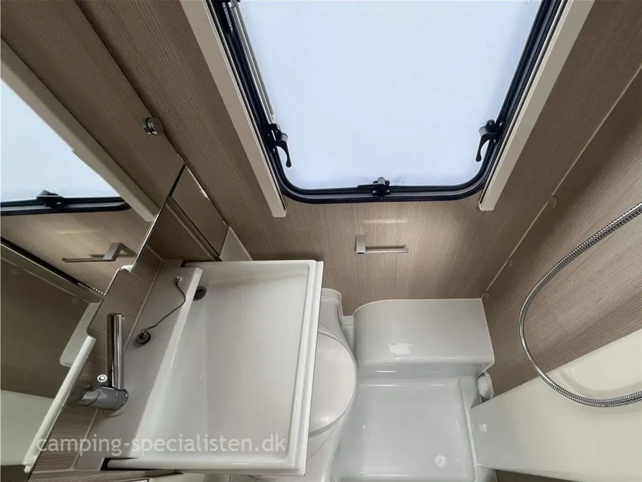 Billede 10 - 2017 - Adria Adora 482 LU   2017 Adria Adora 482 LU - se den nu hos Camping-Specialisten.dk