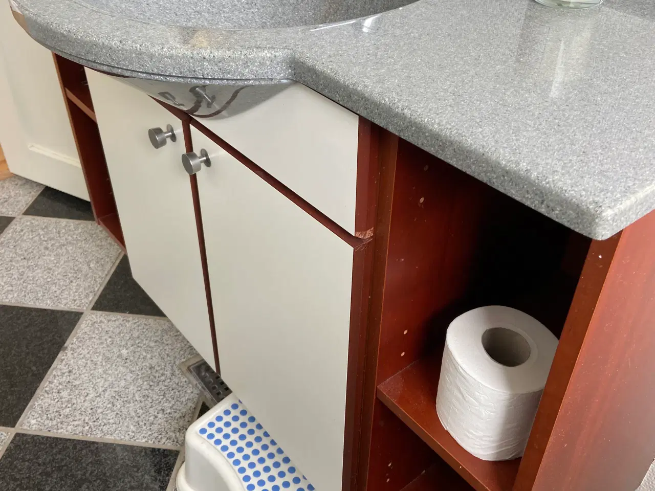 Billede 2 - Toilet møbel HTH